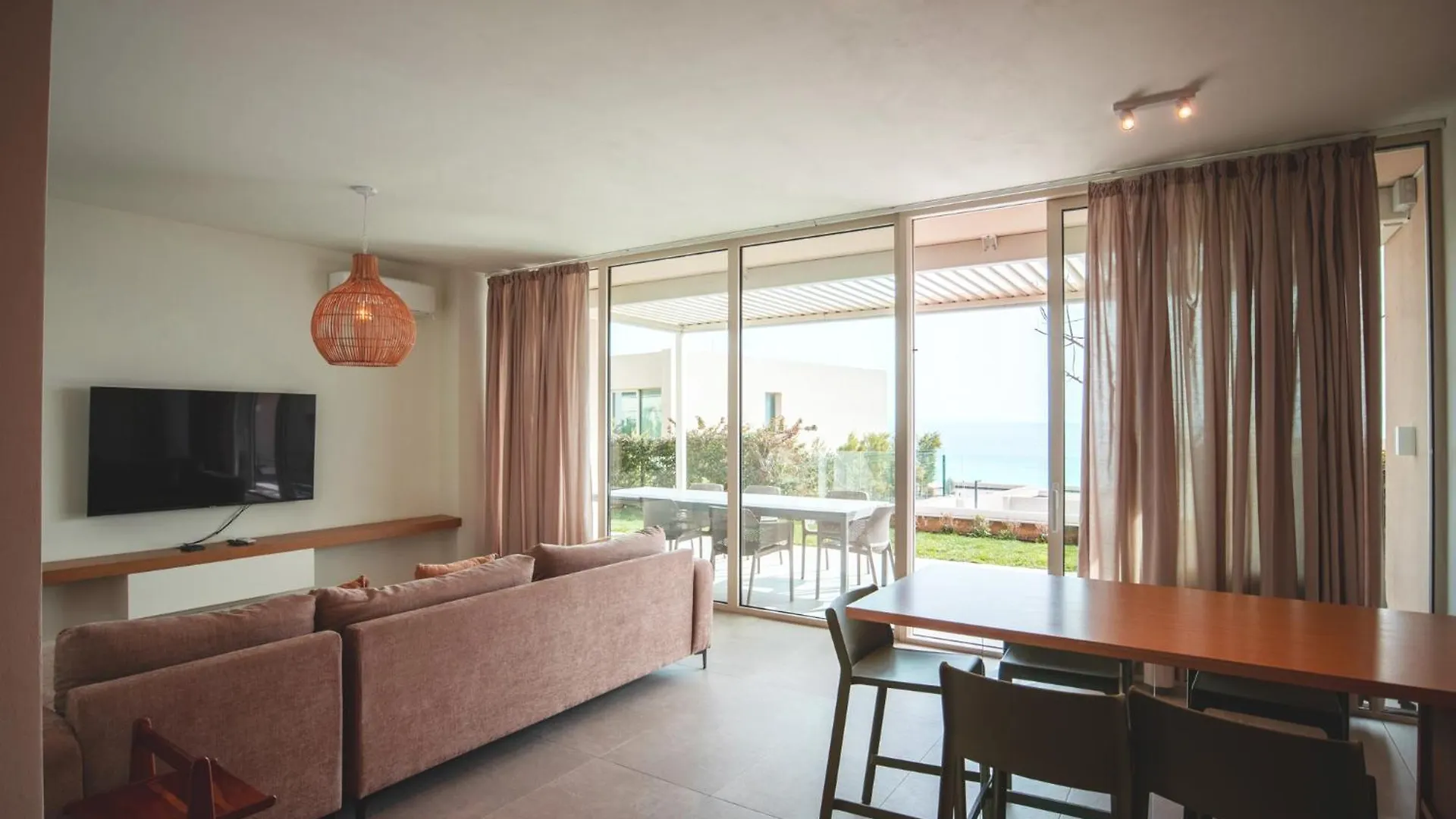 Green Coast Hotel Paljasa 0*,  Albania